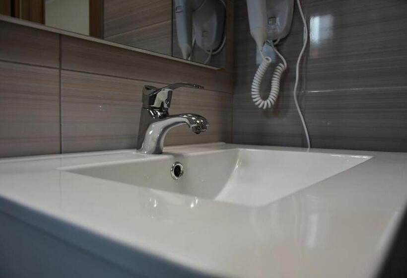 تختخواب و صبحانه Terra Panzió