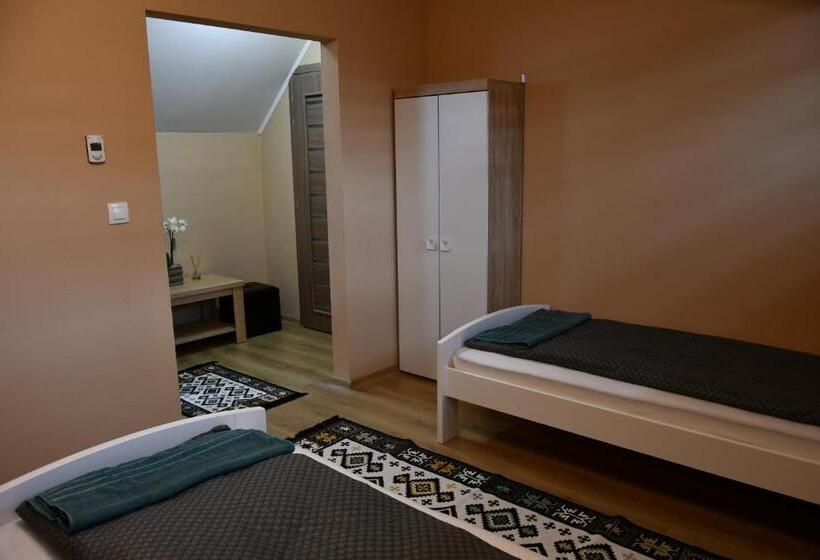 تختخواب و صبحانه Terra Panzió