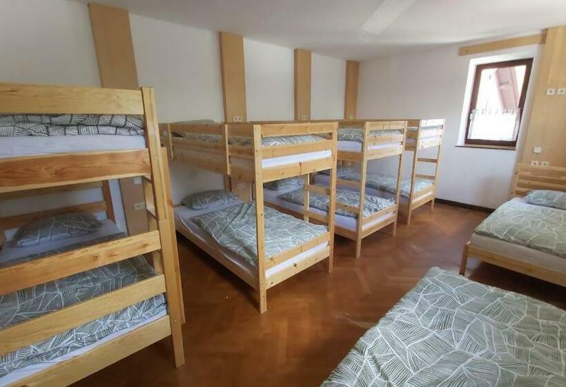 Hostel In Picerija špajza