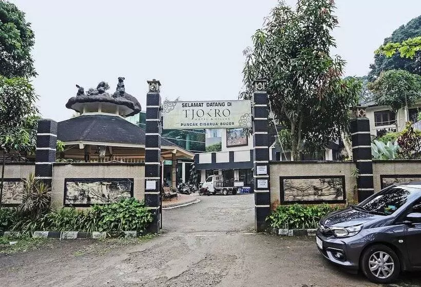 Hotelli Oyo 92717 Tjokro 3