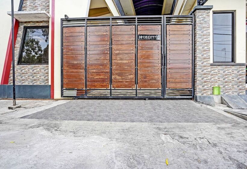 Hotel Oyo 92773 Griya Trubus Syariah