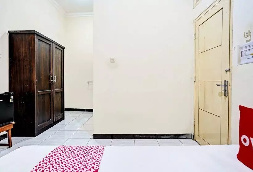 ホテル Oyo 92773 Griya Trubus Syariah