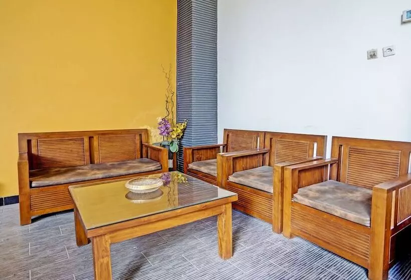 ホテル Oyo 92773 Griya Trubus Syariah