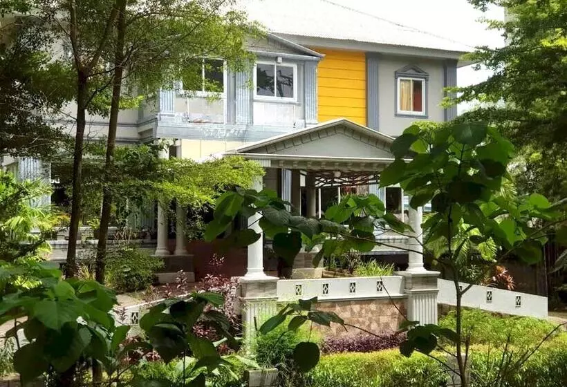 هتل O Rumah Massagena Syariah Near Gedung Olahraga Enrekang