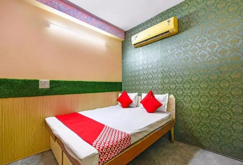 ホテル Oyo Flagship Kushwaha Palace