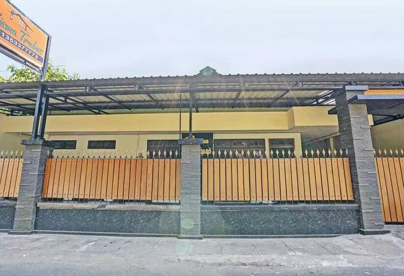 ホテル Spot On 92785 Wisma Trubus Syariah