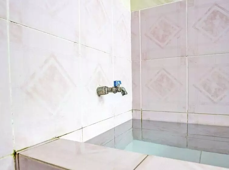 ホテル Spot On 92785 Wisma Trubus Syariah