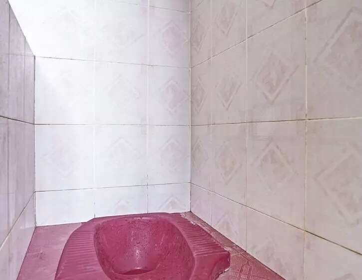 ホテル Spot On 92785 Wisma Trubus Syariah