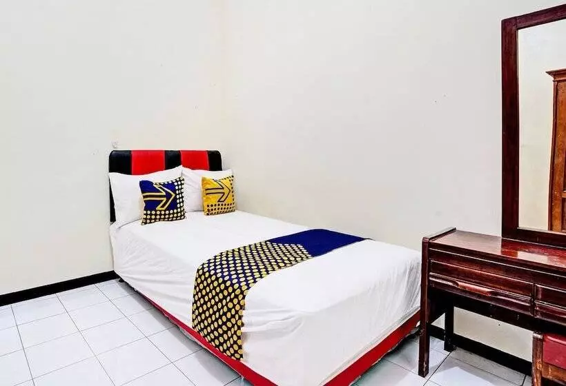 ホテル Spot On 92785 Wisma Trubus Syariah