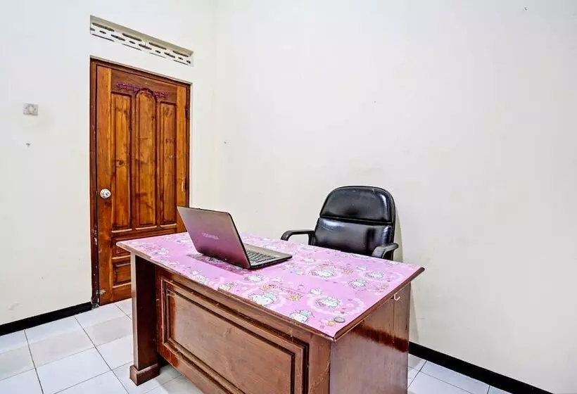 ホテル Spot On 92785 Wisma Trubus Syariah