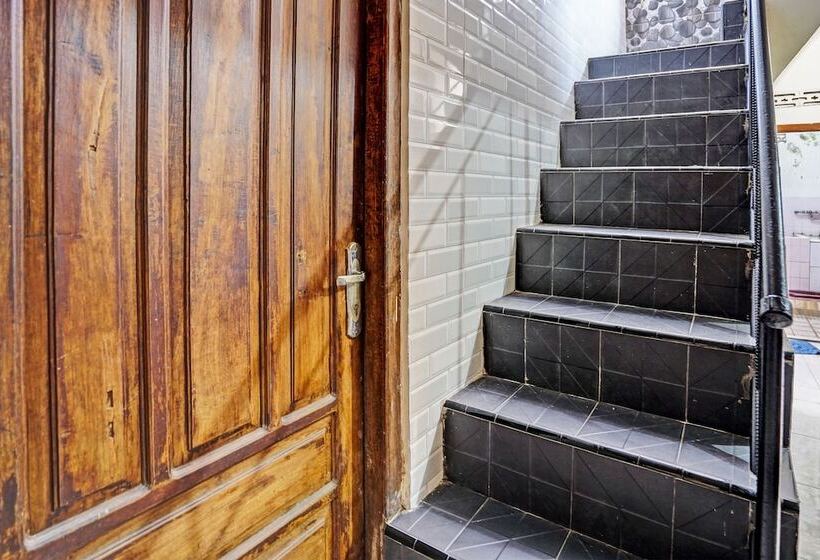 Hotel Spot On 92785 Wisma Trubus Syariah