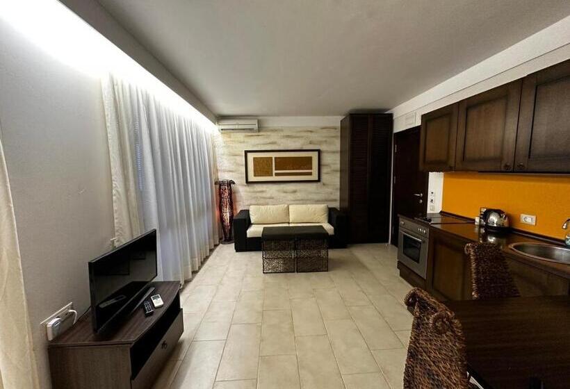 هتل Vip Club Oazis Sunny Beach