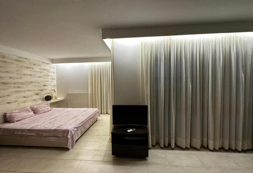 هتل Vip Club Oazis Sunny Beach