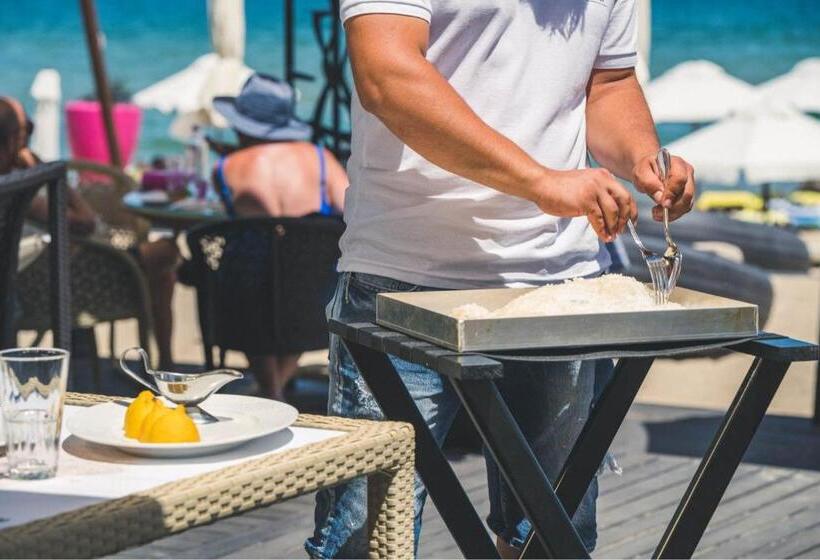 هتل Vip Club Oazis Sunny Beach