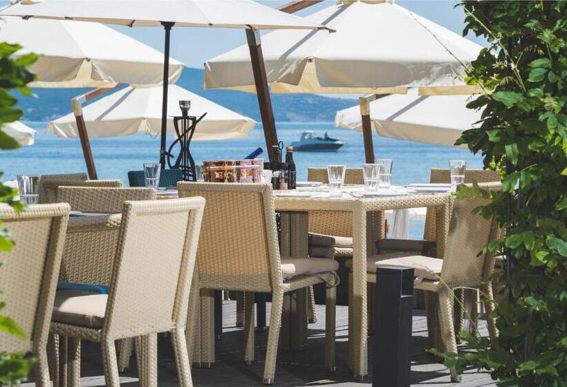 هتل Vip Club Oazis Sunny Beach