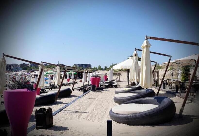 هتل Vip Club Oazis Sunny Beach