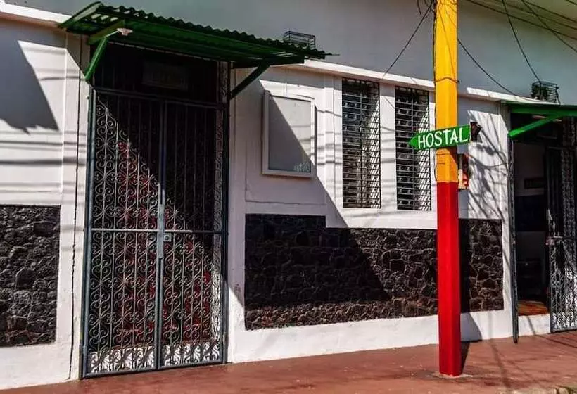 تختخواب و صبحانه Hostal Sultan