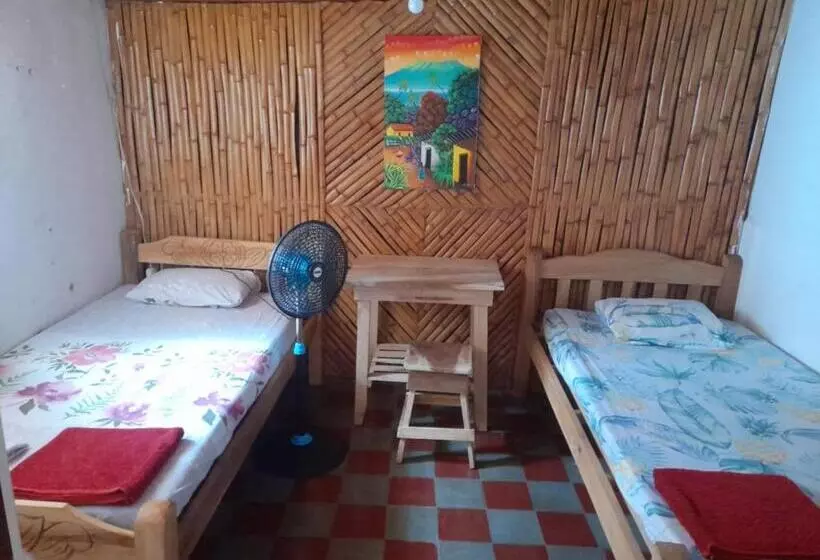 تختخواب و صبحانه Hostal Sultan