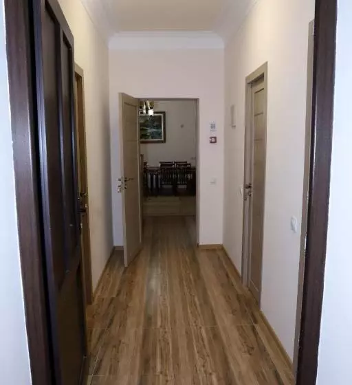 تختخواب و صبحانه J&s Hotel Vanadzor
