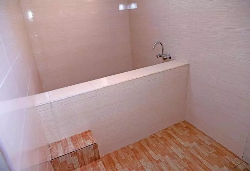 تختخواب و صبحانه J&s Hotel Vanadzor