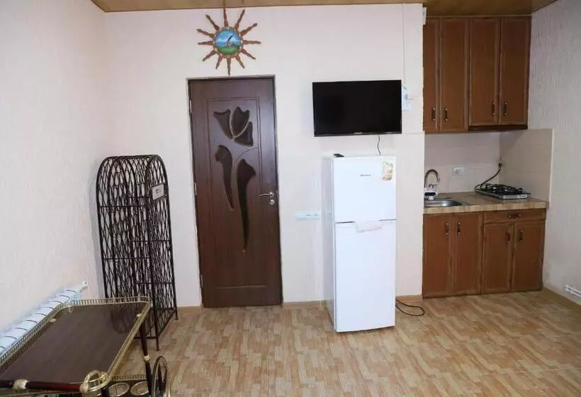 تختخواب و صبحانه J&s Hotel Vanadzor