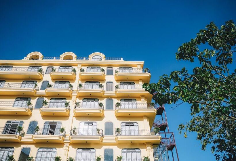 هتل Goldient Boutique