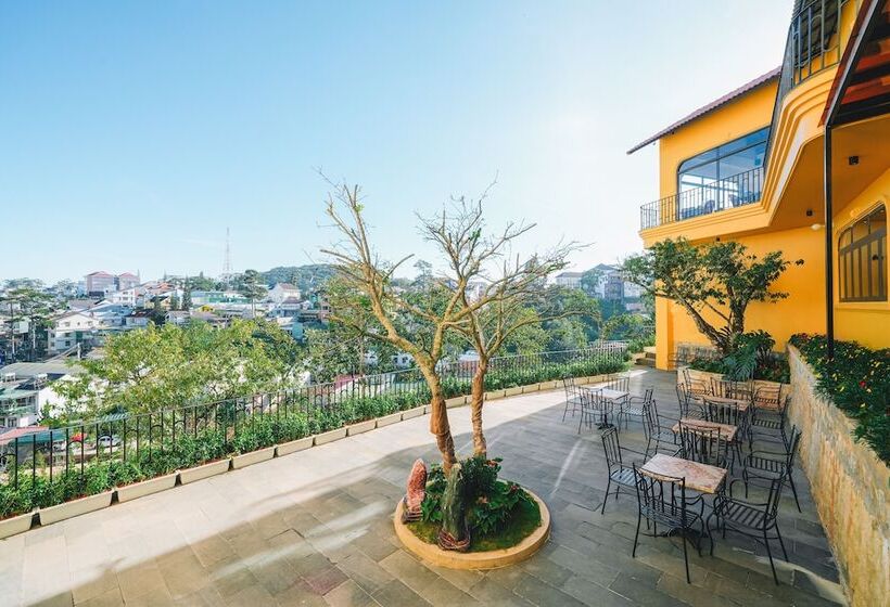 هتل Goldient Boutique