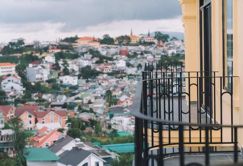 هتل Goldient Boutique