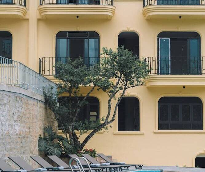 هتل Goldient Boutique