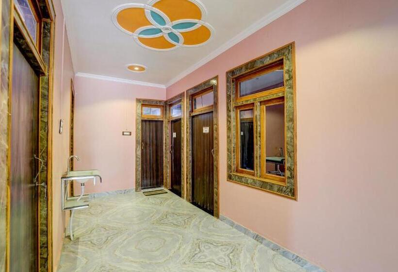 호텔 Oyo 81499 As Grand