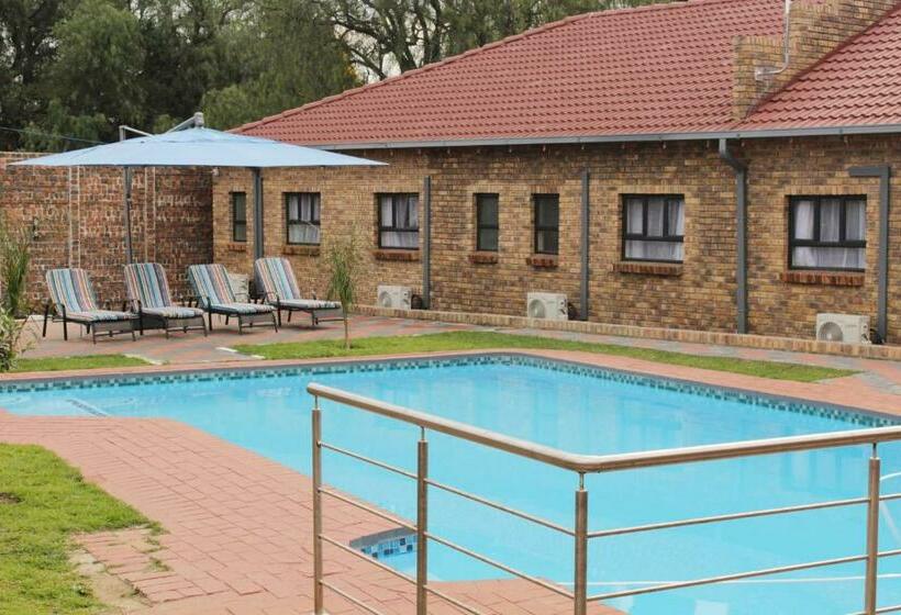 膳宿费 Emperor Lodge And Tours