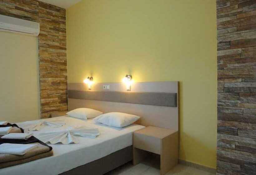 Albatros Studios & Apartments