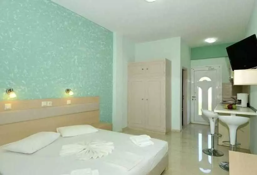 Albatros Studios & Apartments