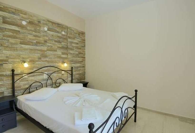 Albatros Studios & Apartments