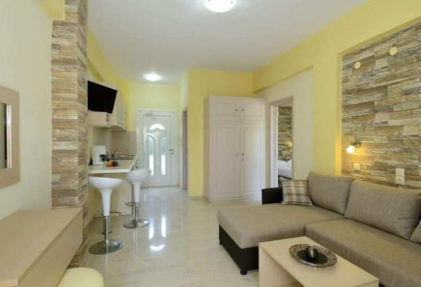 Albatros Studios & Apartments