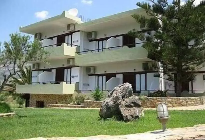 Albatros Studios & Apartments