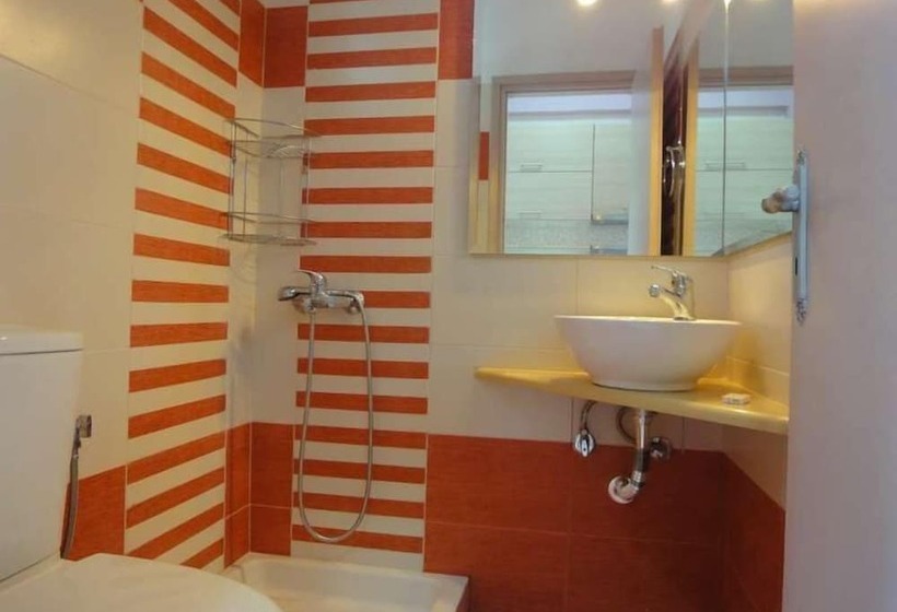 Albatros Studios & Apartments