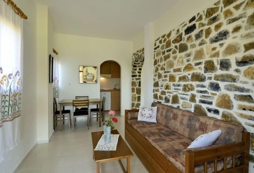 Albatros Studios & Apartments