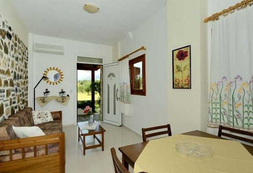 Albatros Studios & Apartments