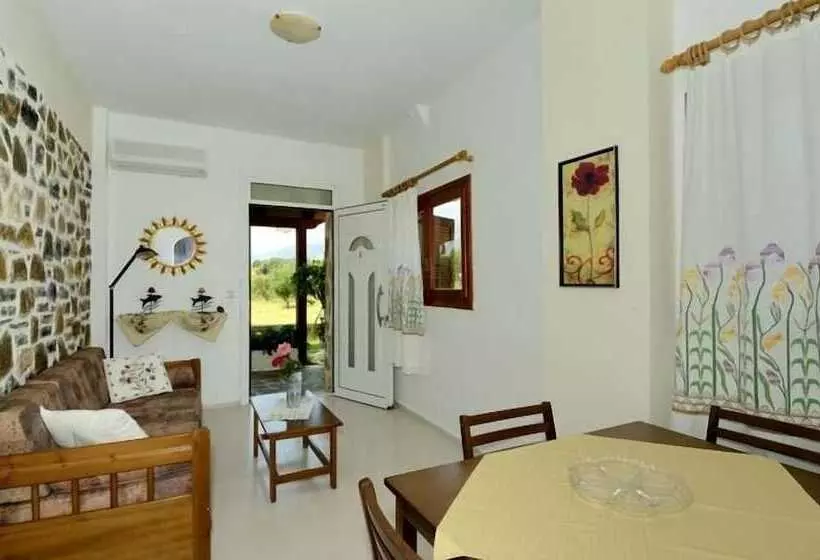 Albatros Studios & Apartments