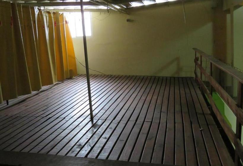 فندق فئة نجمة واحدة Galicia