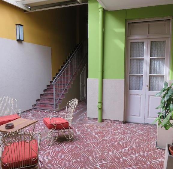 فندق فئة نجمة واحدة Galicia