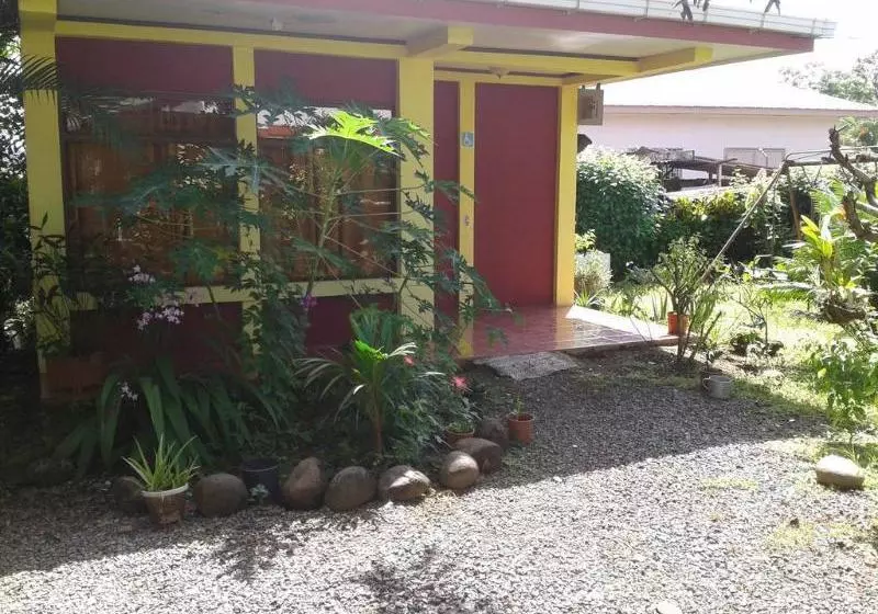 هتل Cabinas Los Almendros
