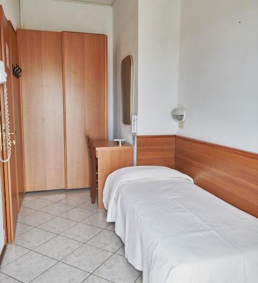 酒店 Caesar Bed And Breakfast