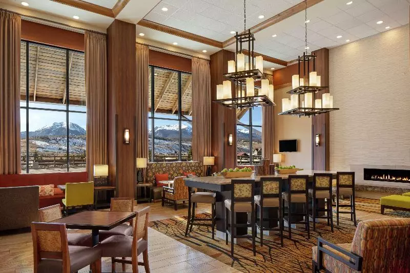 هتل Hampton Inn & Suites Silverthorne