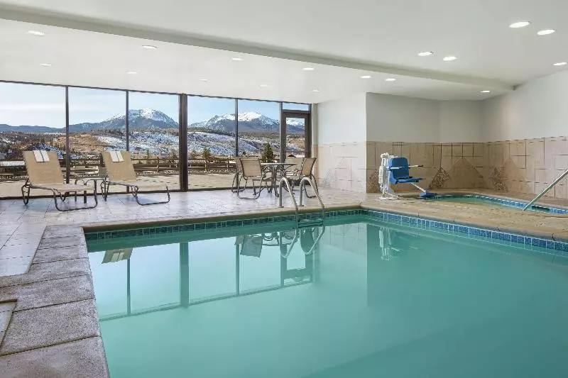 هتل Hampton Inn & Suites Silverthorne