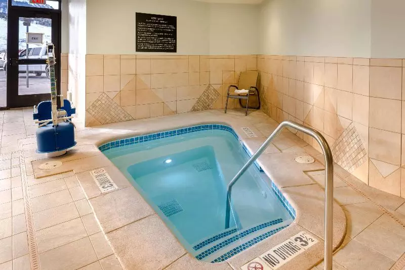 هتل Hampton Inn & Suites Silverthorne