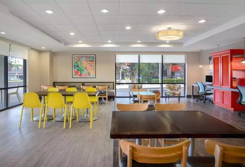 Hotelli Home2 Suites By Hilton Gainesville Medical Center