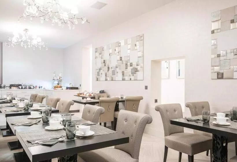 هتل Hôtel Le White Le 42 Restaurant