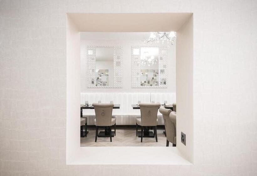 فندق Hôtel Le White   Le 42 Restaurant